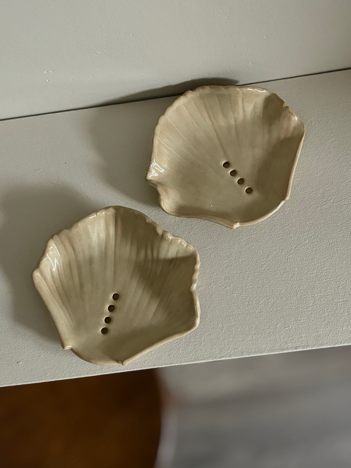 Ceramic soap dish in beige glaze
