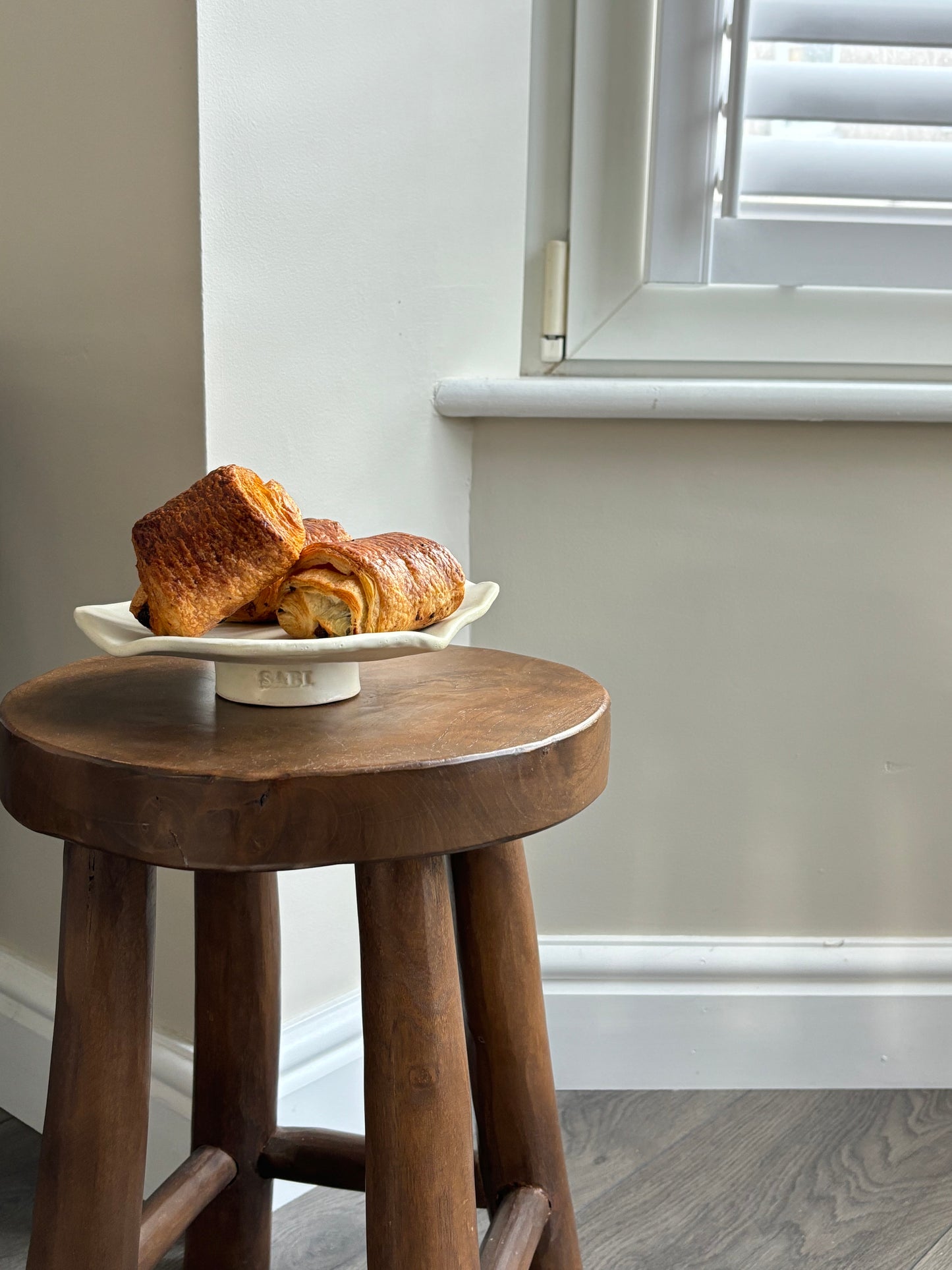 decorative stand in off white glaze
