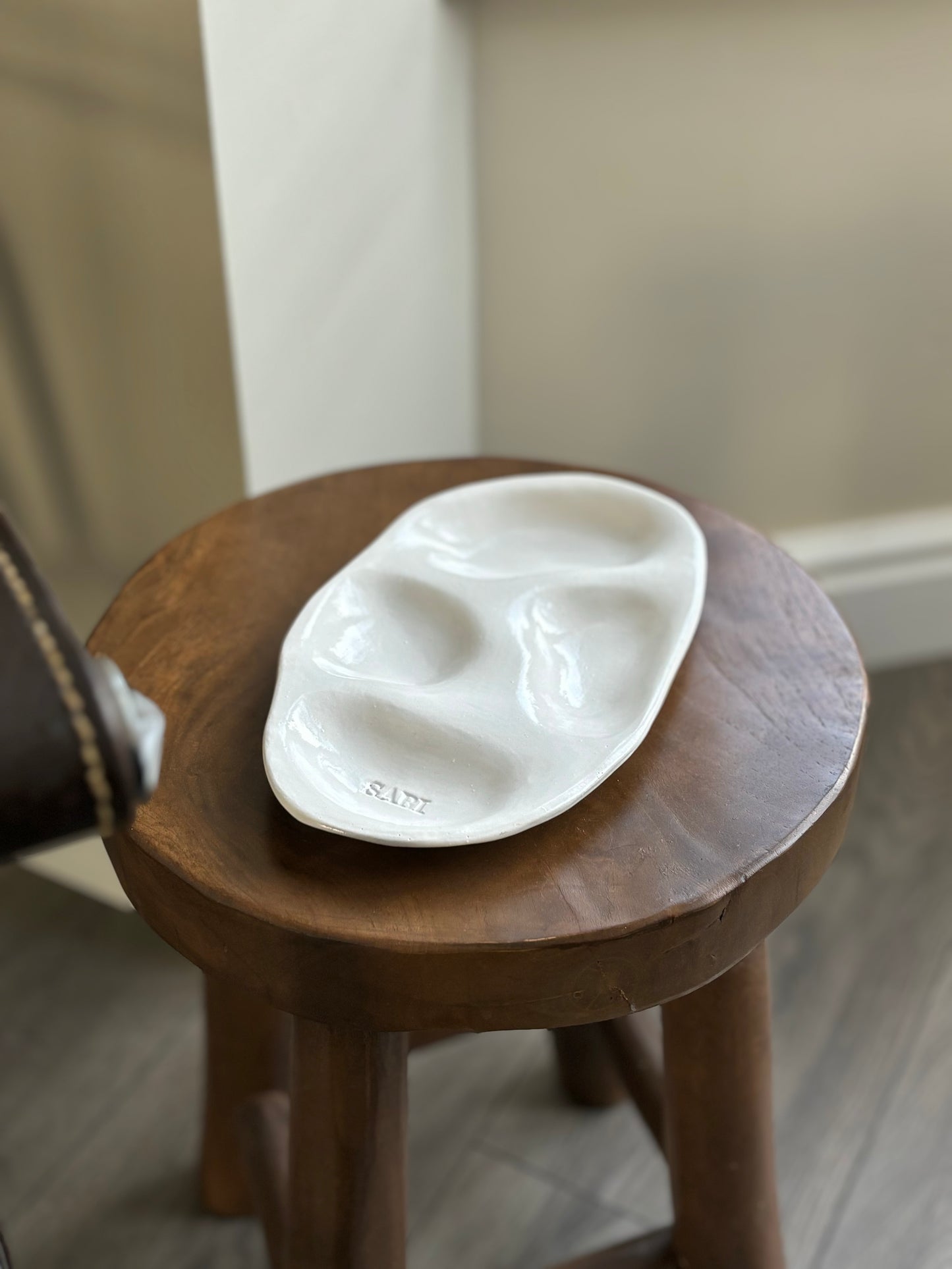 Ceramic snack plate in white gloss