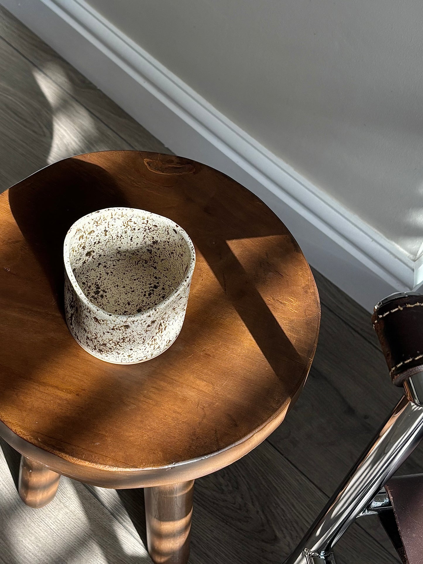 snug mug in Winterwood glaze