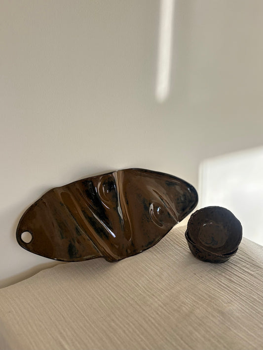 Medium Charcuterie board with dipping 2 bowls