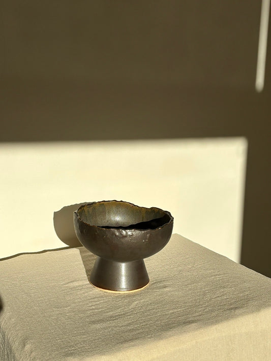 Textured decorative pedestal bowl